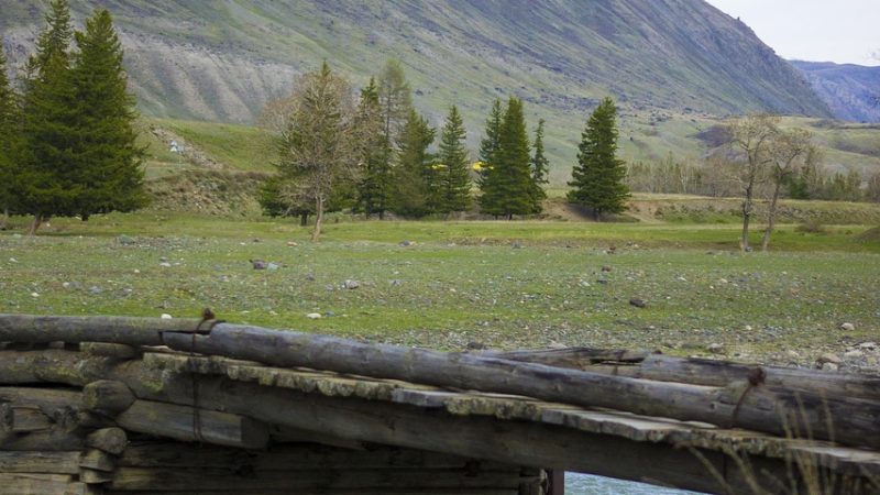 Аренда автомобиля с палаткой на крыше на Кавказе