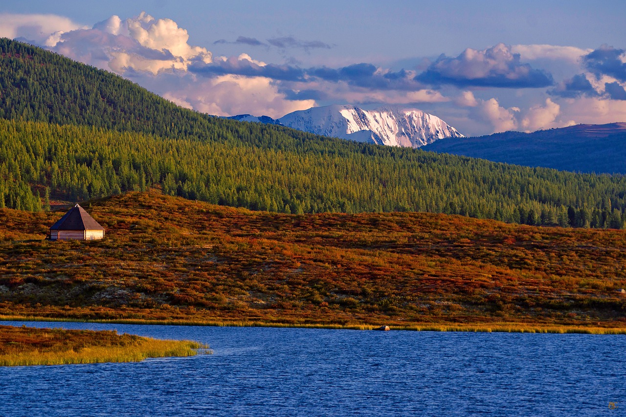Бронирование внедорожника с палаткой на Алтае