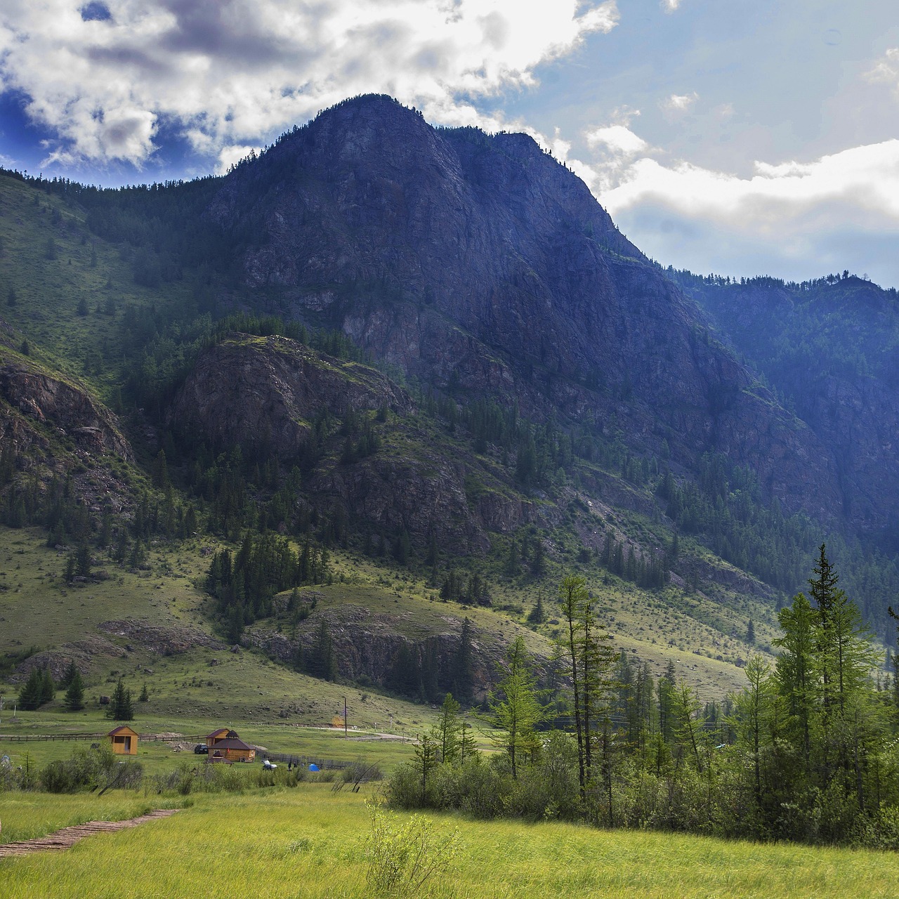 Аренда внедорожников с палаткой на Кольском полуострове