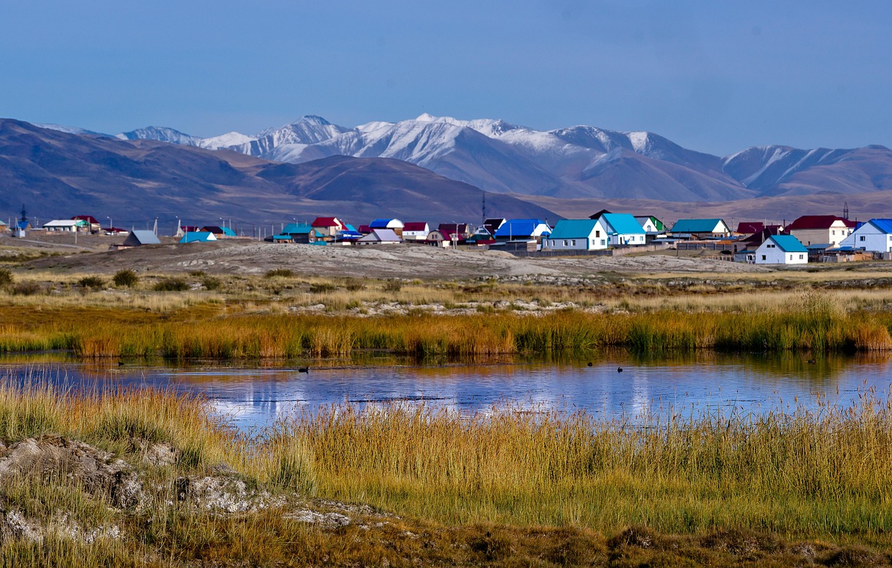 Аренда внедорожника с палаткой на Горном Алтае